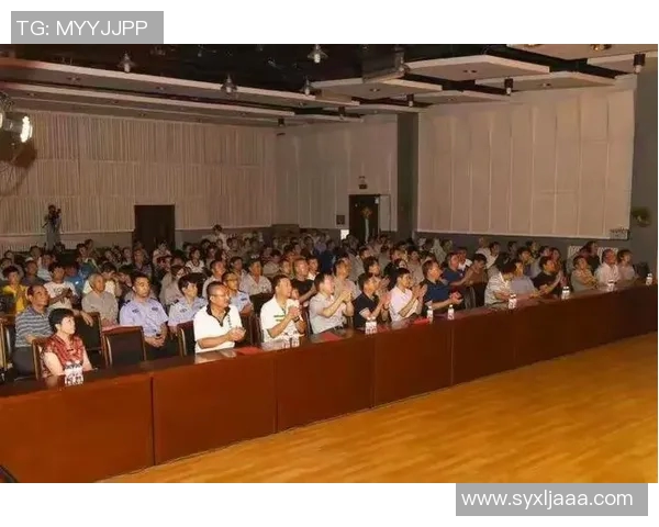 珍贵足球明星合影照片高清收藏记录历史瞬间的精彩时刻与激情岁月