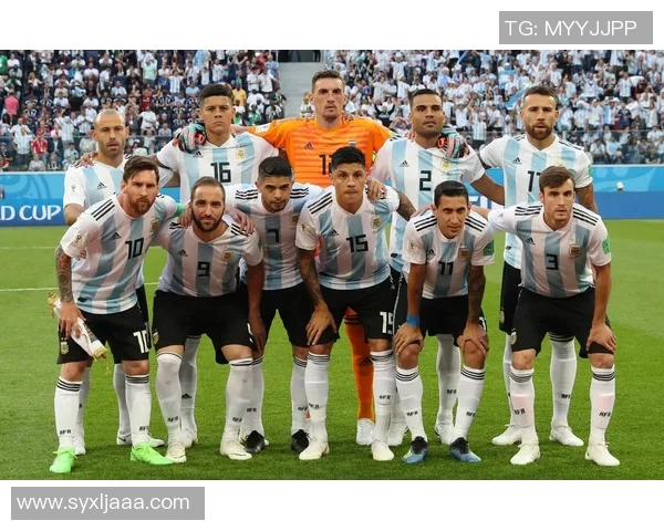 足球明星档案柜揭秘全球顶级球员的成长历程与辉煌成就